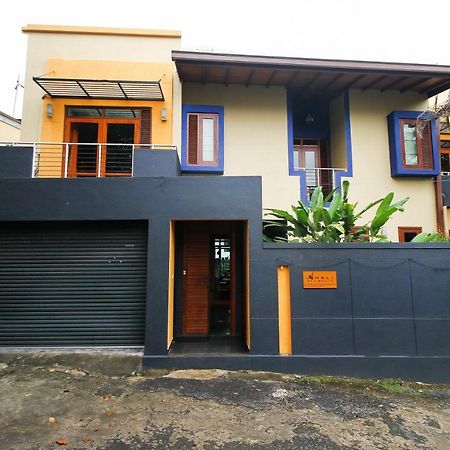 Oyo 437 Amali Residence Нугегода Екстер'єр фото