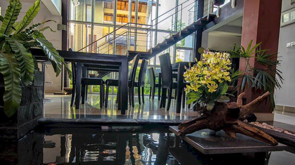 Oyo 437 Amali Residence Нугегода Екстер'єр фото
